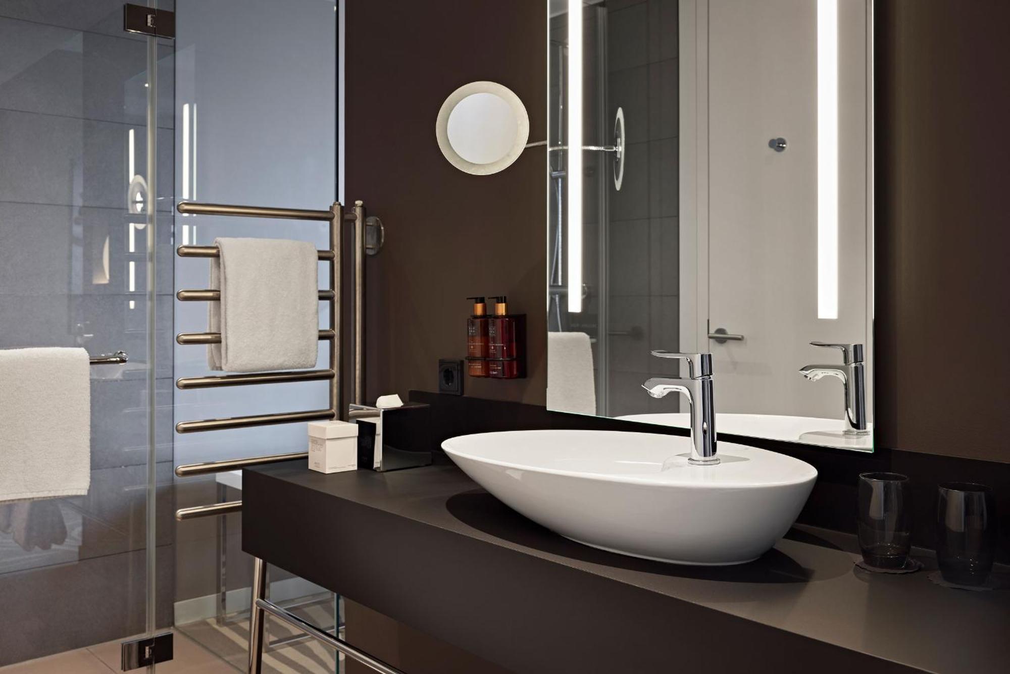 Legere Hotel Билефелд Екстериор снимка